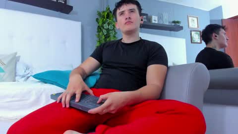 liam_conorr online show from January 14, 5:12 pm