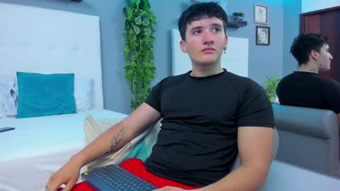 liam_conorr online show from January 23, 12:19 pm