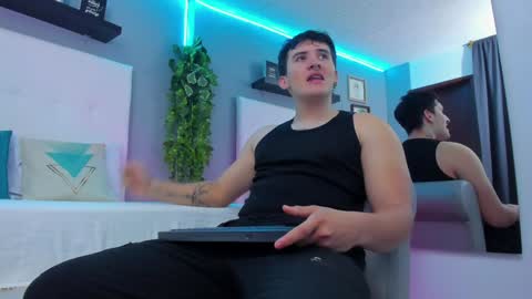 liam_conorr online show from January 25, 12:16 pm