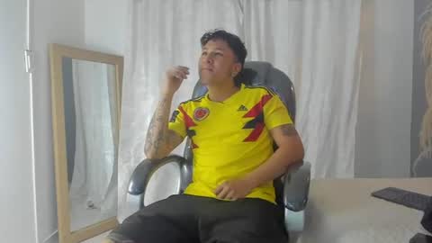 Snapshot of liam_fox7 chatting on July 4, 3:45 am Liam online show from July 4, 3:45 am