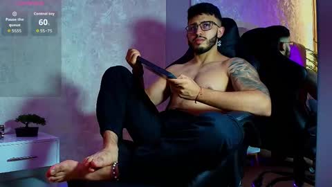 LIAM KLEIN online show from May 24, 3:39 pm