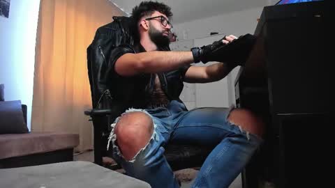 Liam online show from February 12, 9:15 am