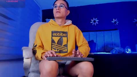 LiamDeep online show from April 19, 3:55 pm