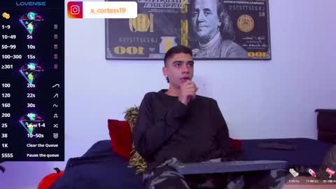 Snapshot of lian_23_ chatting on December 4, 10:13 am online show from December 4, 10:13 am