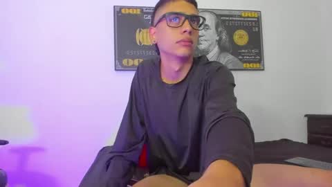 Snapshot of lian_23_ chatting on December 17, 1:16 pm online show from December 17, 1:16 pm