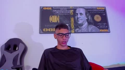 Snapshot of lian_23_ chatting on February 11, 3:29 pm online show from February 11, 3:29 pm