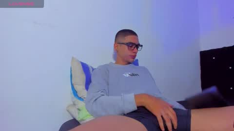 Snapshot of lian_23_ chatting on October 27, 11:58 am online show from October 27, 11:58 am