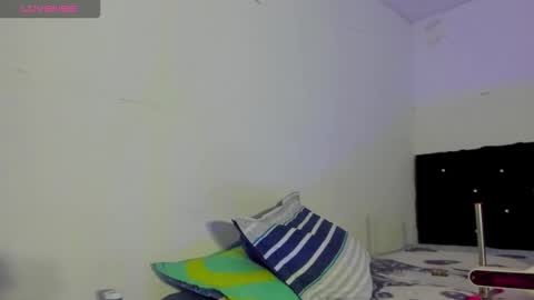 Snapshot of lian_23_ chatting on November 17, 1:17 pm online show from November 17, 1:17 pm