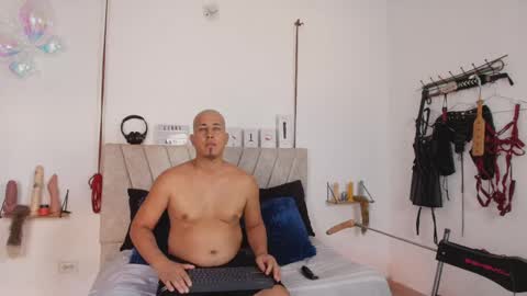 Snapshot of liana_asaff chatting on April 26, 7:33 pm Mistress Liana - Sir Asaf online show from April 26, 7:33 pm