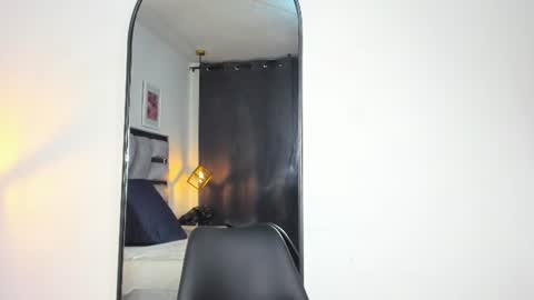 lianfox_ online show from June 30, 1:23 pm