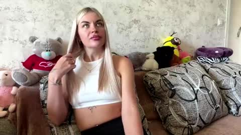 Lina online show from May 22, 7:48 am
