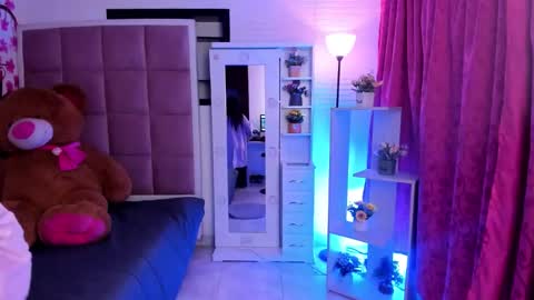 Snapshot of liany_taylor chatting on February 22, 2:56 am liany_taylor online show from February 22, 2:56 am