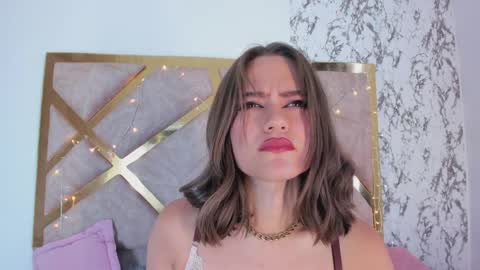 liaross online show from April 4, 8:06 pm