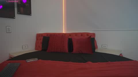 liasuaza online show from February 26, 12:59 pm