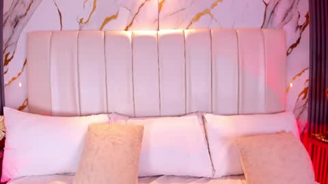  LIA TINK  online show from March 27, 11:32 am