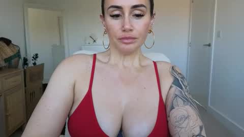 Snapshot of libbyloveheartx chatting on April 23, 12:29 pm Libby online show from April 23, 12:29 pm