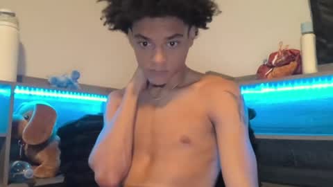 lightskinwithgirth online show from May 11, 12:55 pm