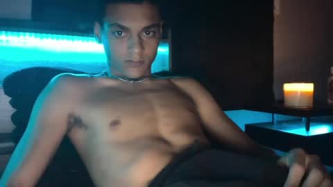 lightskinwithgirth online show from May 19, 1:00 am