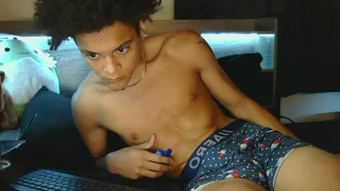 lightskinwithgirth online show from May 26, 3:30 pm
