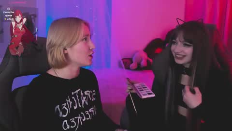 Snapshot of lii_luu chatting on March 4, 12:33 pm LiLu online show from March 4, 12:33 pm