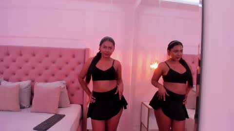 Liily Evans online show from May 30, 7:33 pm