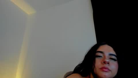 Snapshot of liily_moore chatting on July 16, 8:42 am Lily Moore online show from July 16, 8:42 am