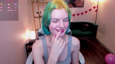 Snapshot of lika_sky chatting on February 13, 4:03 pm lika_sky online show from February 13, 4:03 pm