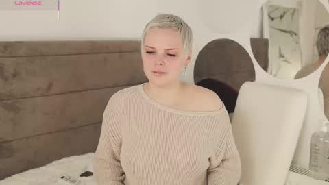 likaaberry online show from September 30, 12:43 pm