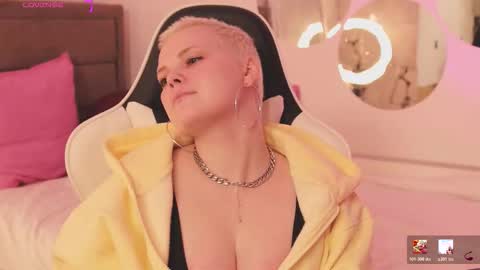 likaaberry online show from February 25, 12:26 pm