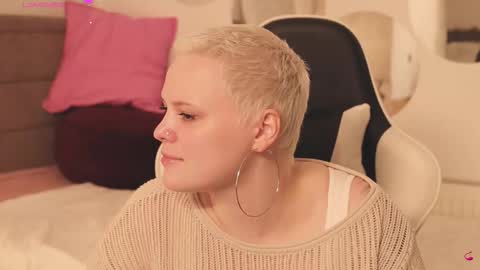 likaaberry online show from March 1, 1:35 pm