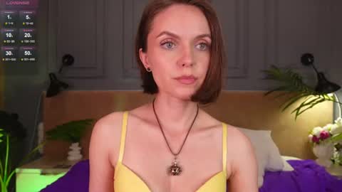 Snapshot of lil__fleur chatting on July 13, 9:17 pm Lilian online show from July 13, 9:17 pm