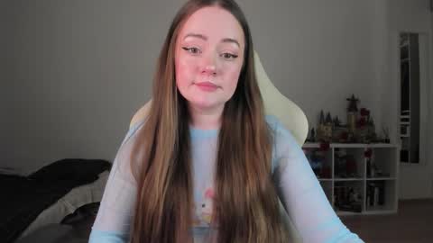 Snapshot of lil_happiness chatting on February 14, 8:16 pm for free registration 3 online show from February 14, 8:16 pm