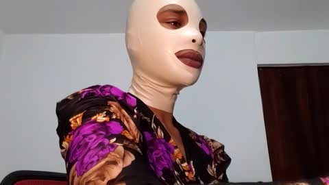 Snapshot of lil_ith chatting on February 18, 2:07 am Lilith online show from February 18, 2:07 am