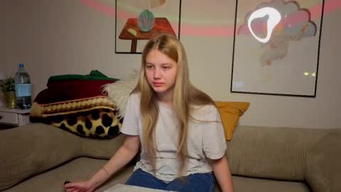 Emma online show from March 28, 11:26 pm