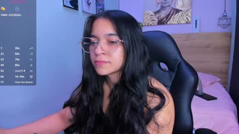 Snapshot of lila_foox chatting on July 18, 6:23 pm LILA online show from July 18, 6:23 pm