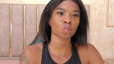 lila bailey  online show from February 7, 7:50 pm