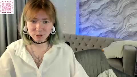 Lili online show from June 18, 11:25 am