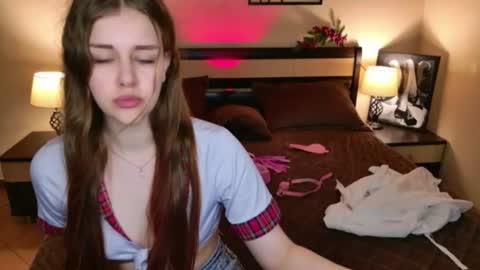 LilaSparkling online show from July 20, 11:01 am
