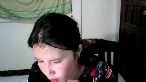 Im Rain online show from March 29, 5:13 pm