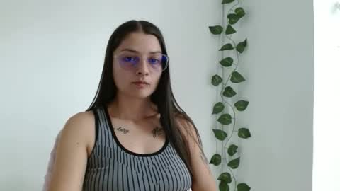 Valeri Villalobos  IG villa lobosvaleri online show from May 8, 3:39 pm