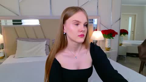 Snapshot of lili_lohan chatting on June 20, 5:10 am lili_lohan online show from June 20, 5:10 am
