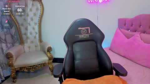 LILI online show from May 18, 3:24 am