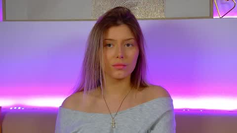 Mia online show from February 6, 12:37 pm