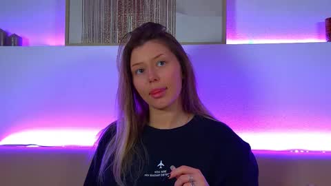 Mia online show from February 9, 4:40 pm