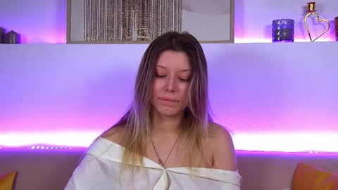 Mia online show from February 11, 6:19 am