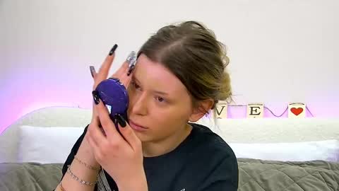 Mia online show from February 17, 6:53 am