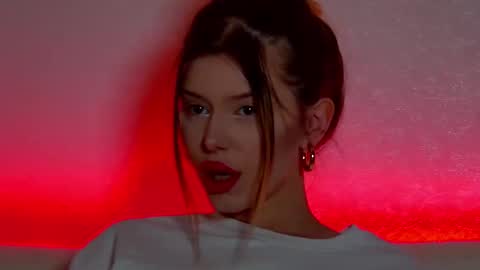 Mia online show from March 4, 9:29 am