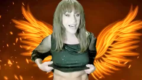 Snapshot of lilianashemale3 chatting on April 27, 2:42 am lilianashemale3 online show from April 27, 2:42 am