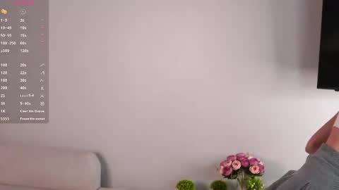 Snapshot of lilianbickford chatting on June 14, 3:03 pm Hi I am Luna online show from June 14, 3:03 pm