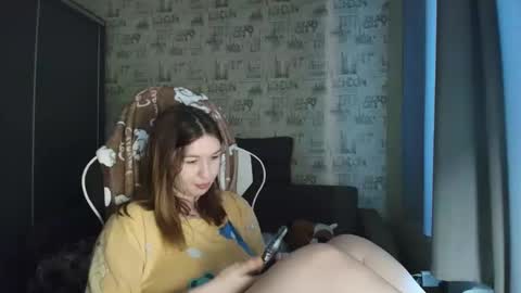 liliawoolf online show from April 4, 4:33 am